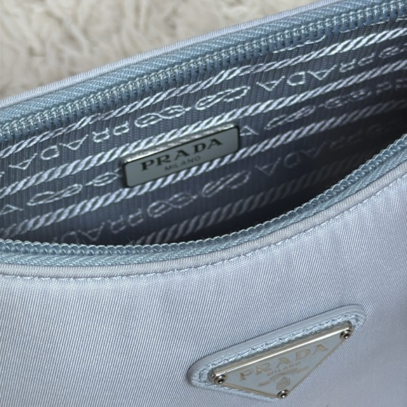 Prada Re-Edition 2000‎ Re-Nylon Mini Bag Cornflower Silver-tone - Picture 16 of 16